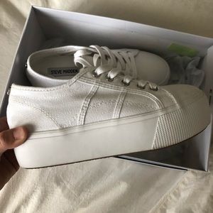 Steve Madden Emmi platforms - white